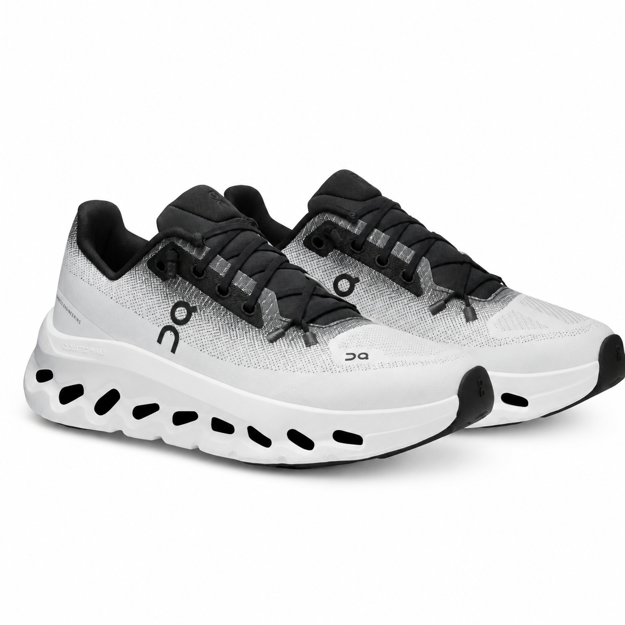 Cloudtilt Black | Ivory